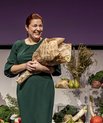 Ekaterina Salnikov modtager Dansk Marketingforsknings talentpris ved DI Fødevarers årsdag.